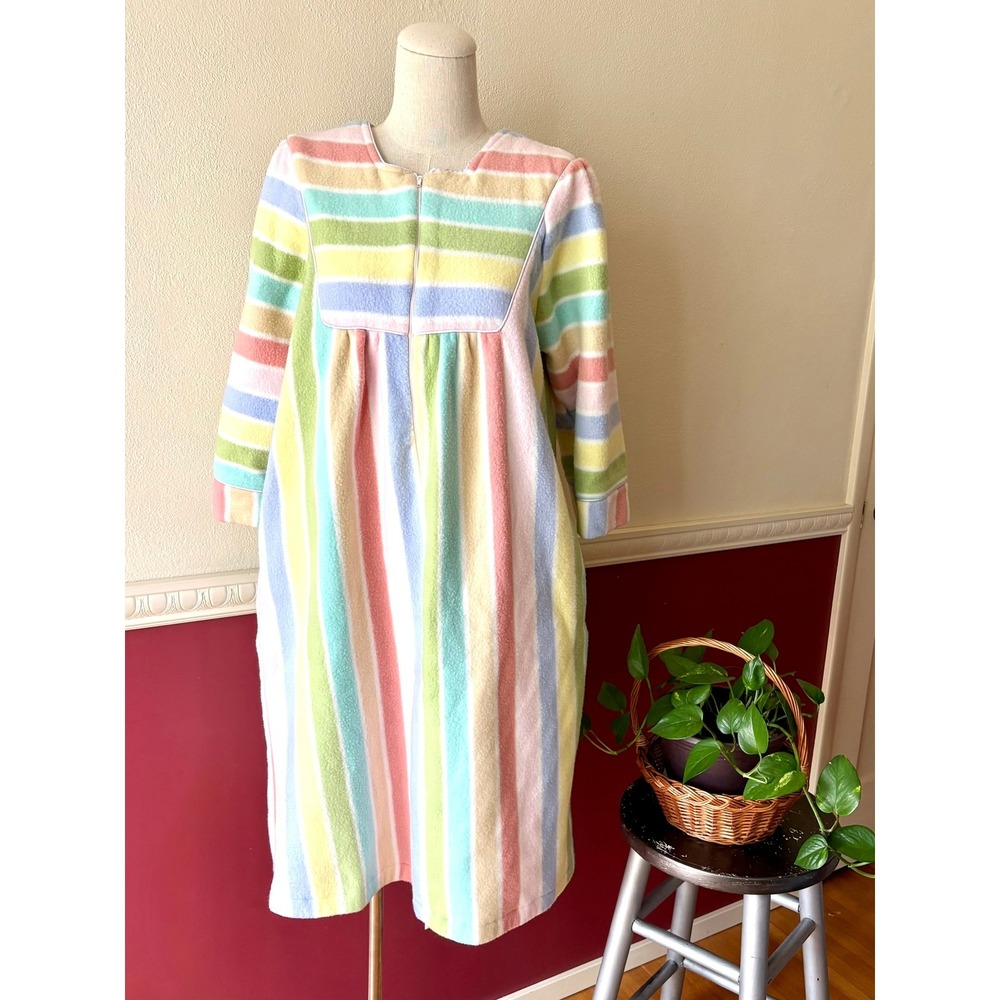 Vintage Saybury Pastel Rainbow Stripe Fleece Zip Robe Housecoat M Retro Dreamy